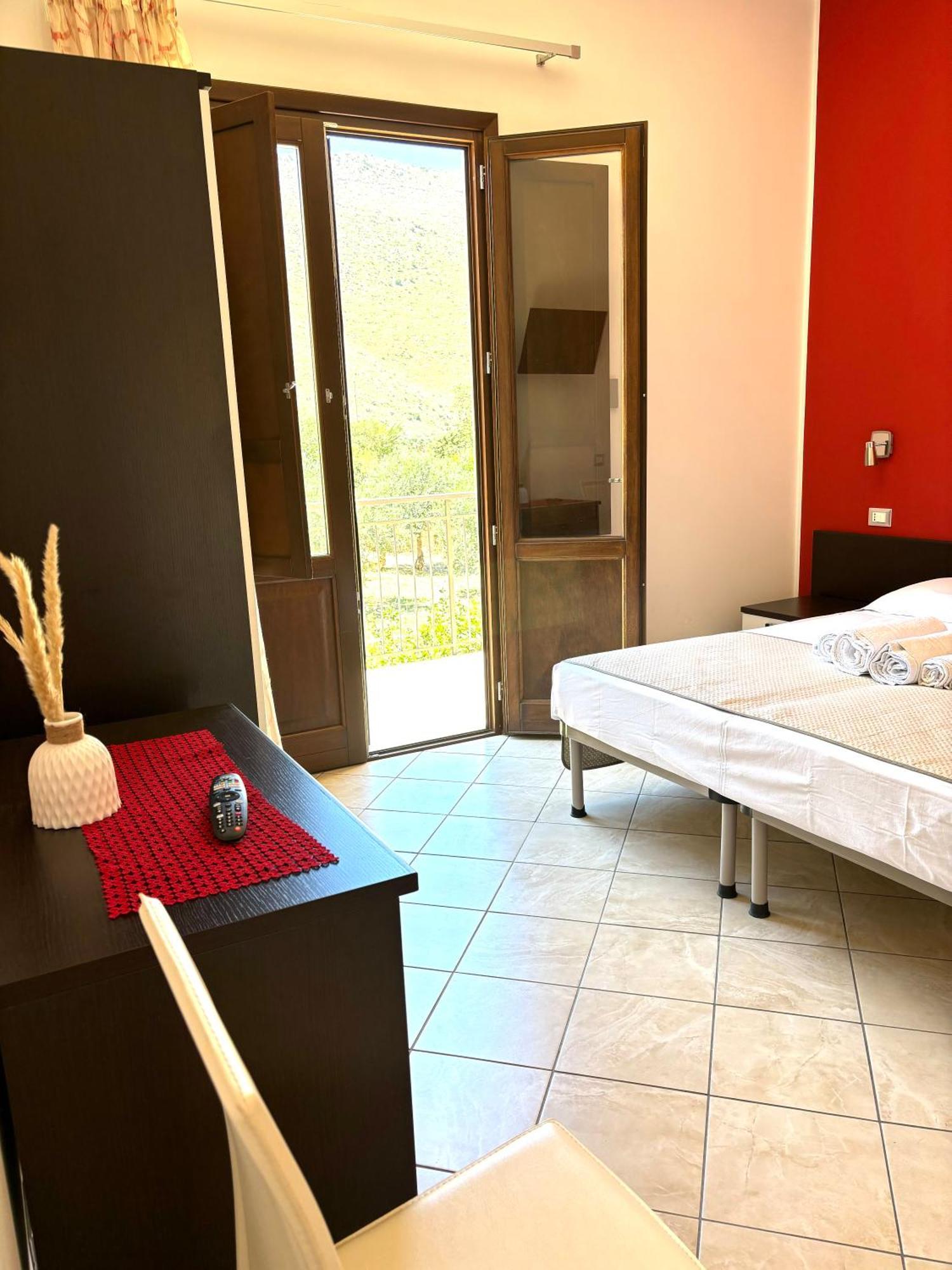 Bed And Breakfast Turi Castelluzzo Exterior photo