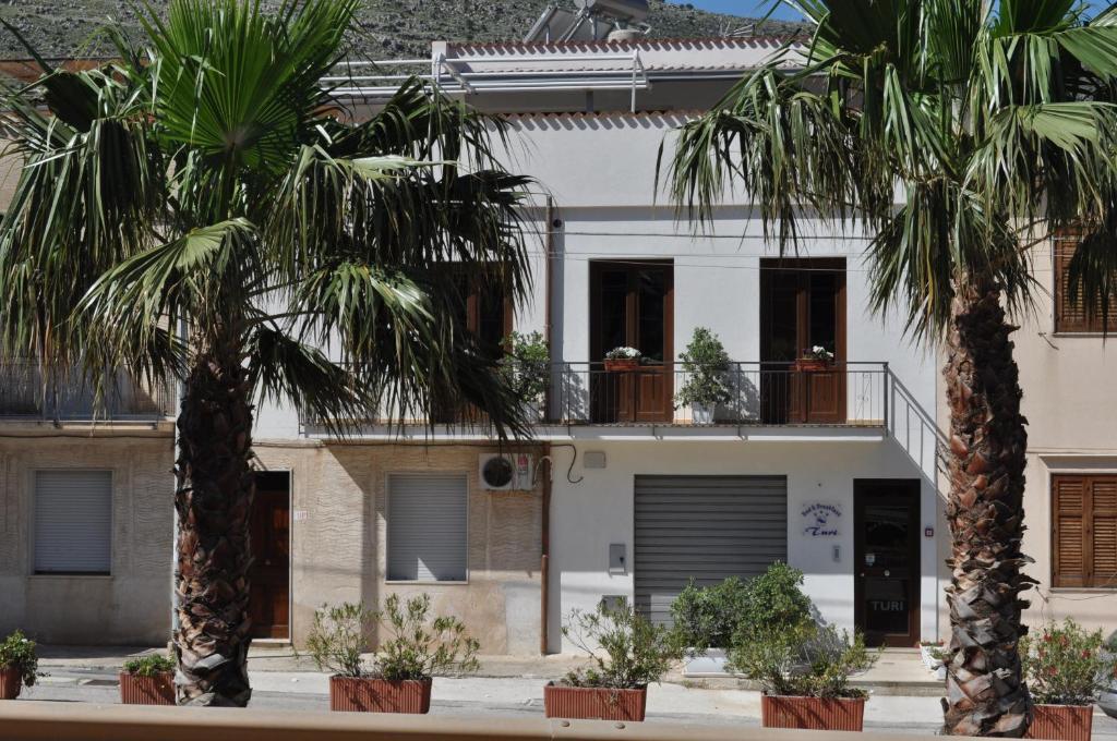 Bed And Breakfast Turi Castelluzzo Exterior photo